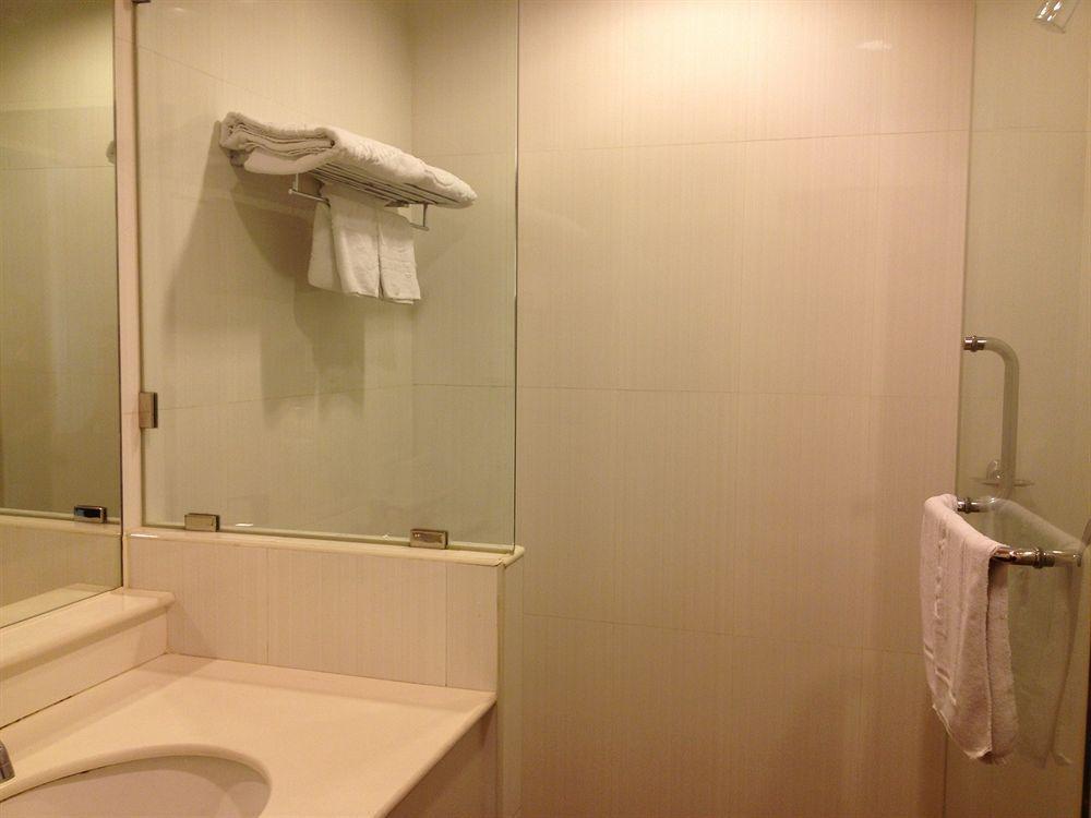 Lido Millennium Hotel Банкок Екстериор снимка